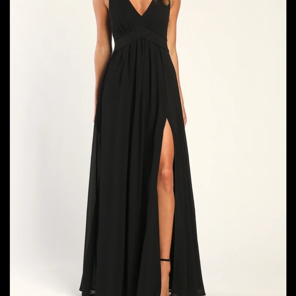 Lulu's Black Sleeveless V-Neck Maxi Gown